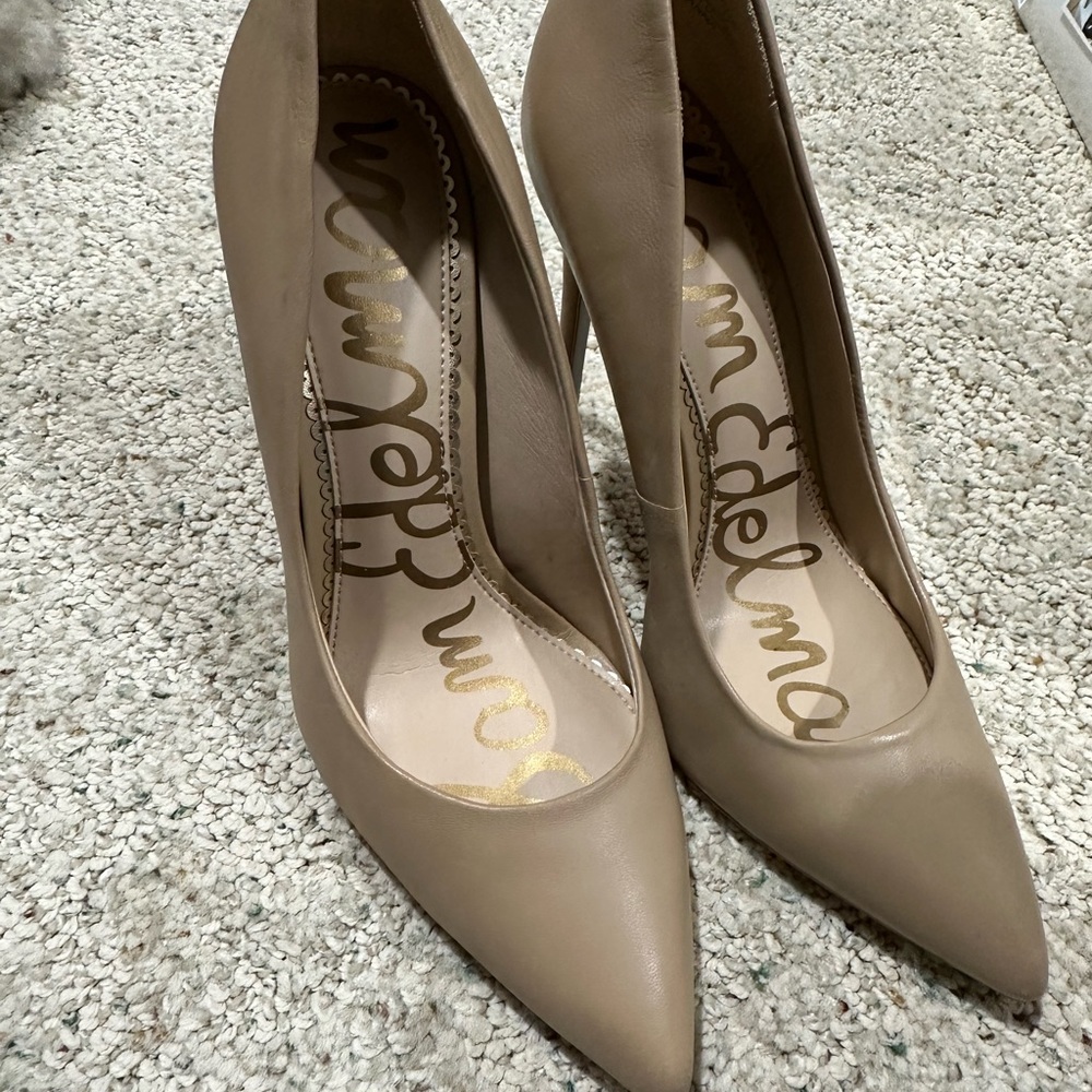 Sam Edelmans Danna Pointed toe heel - colo is soft beige - Picture 3 of 3